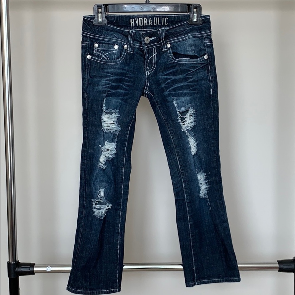 Hydraulic distressed Capris